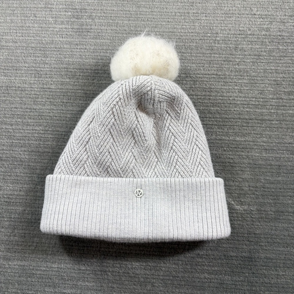 Lululemon Chevron Knit Pom Beanie OS Ribbed Fleece Lined Water Repellent